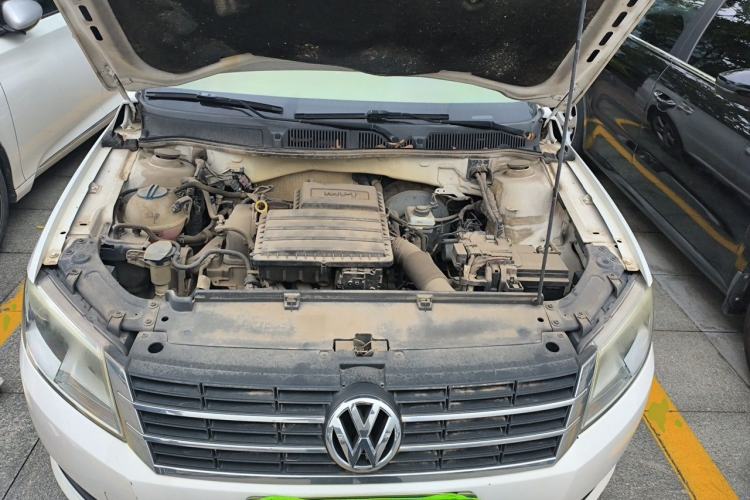 Used Volkswagen Lavida 2013 Revised Classic 1.6L Manual Fashion Edition Engine Bay
