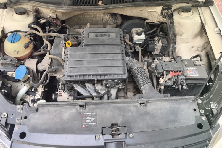 Used Volkswagen Lavida 2013 Revised Classic 1.6L Manual Fashion Edition Engine Bay