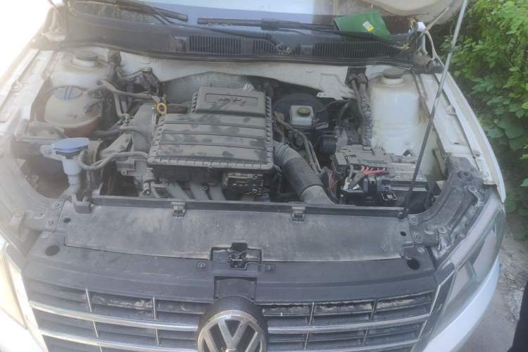 Used Volkswagen Lavida 2013 Revised Classic 1.6L Automatic Fashion Edition Engine Bay