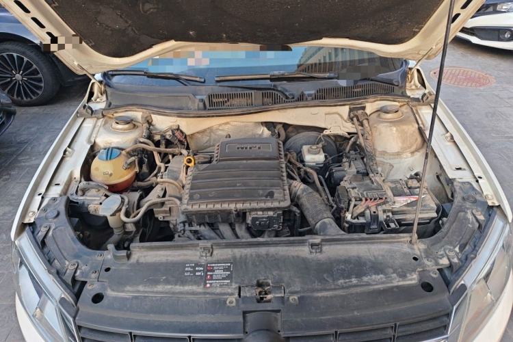 Used Volkswagen Lavida 2013 Revised Classic 1.6L Automatic Fashion Edition Engine Bay