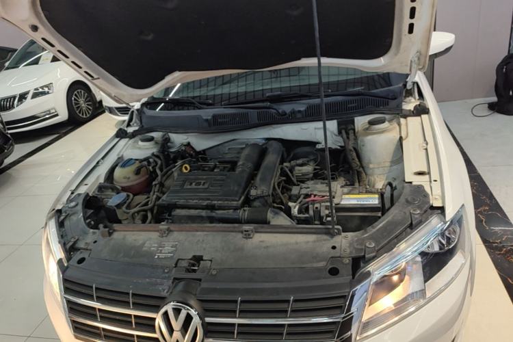 Used Volkswagen Lavida 2013 Revised Version 1.4 TSI DSG Comfort Edition Engine Bay