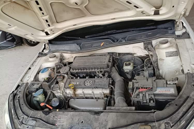 Used Volkswagen Lavida 2013 Classic 1.6L Automatic Fashion Edition Engine Bay