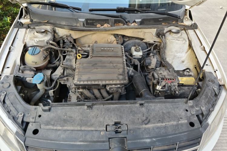 Used Volkswagen Lavida 2013 Restyled Classic 1.6L Manual Comfort Edition Engine Bay