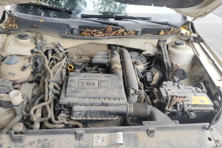 Used Volkswagen Lavida 2013 1.4TSI Manual Comfort Edition Engine Bay