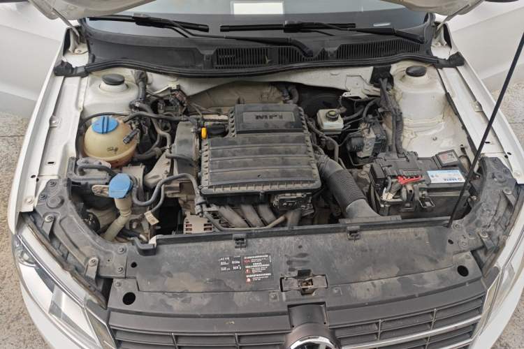 Used Volkswagen Lavida 2013 Restyled Classic 1.6L Manual Comfort Edition Engine Bay