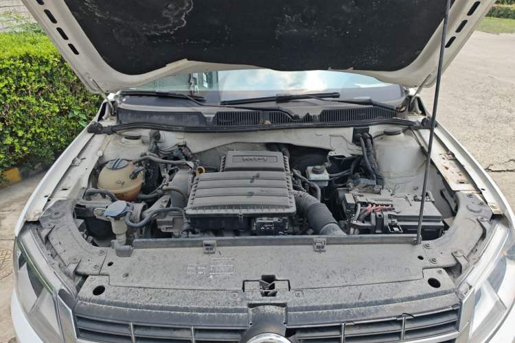 Used Volkswagen Lavida 2013 Restyled Classic 1.6L Manual Comfort Edition Engine Bay