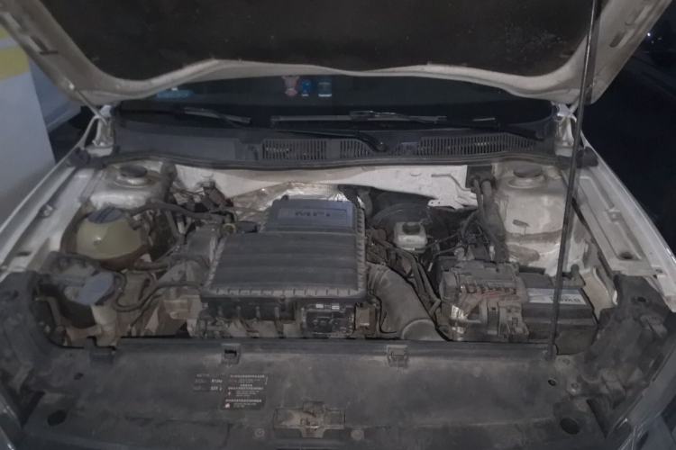 Used Volkswagen Lavida 2013 1.6L Automatic Comfort Edition Engine Bay