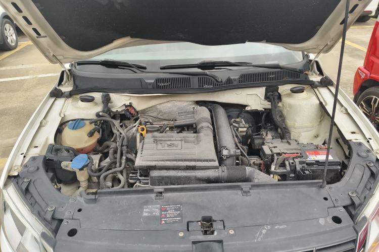 Used Volkswagen Lavida 2013 Revised Version 1.4 TSI DSG Comfort Edition Engine Bay