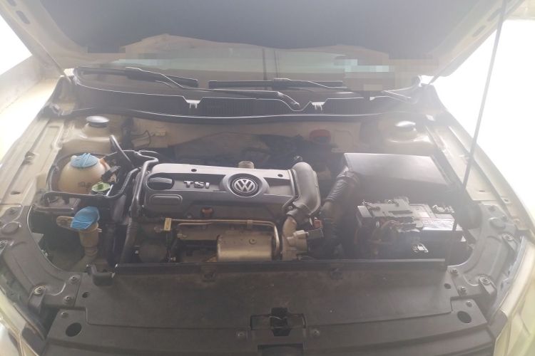 Used Volkswagen Lavida 2013 Revised Version 1.4 TSI DSG Luxury Edition Engine Bay