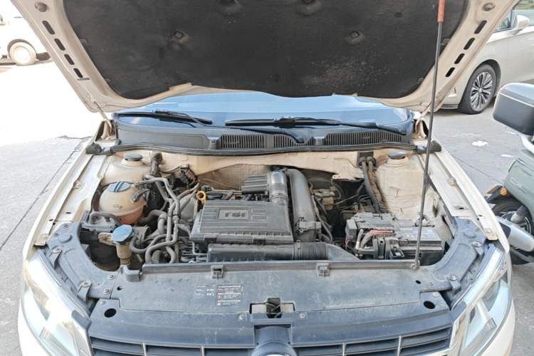 Used Volkswagen Lavida 2013 Revised Version 1.4 TSI DSG Comfort Edition Engine Bay