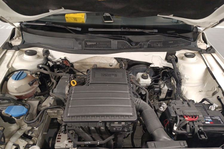 Used Volkswagen Lavida 2013 Revised Classic 1.6L Manual Fashion Edition Engine Bay