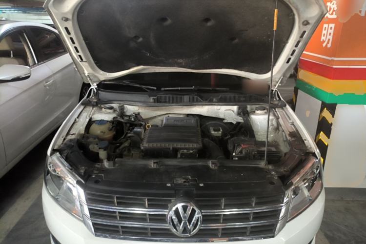 Used Volkswagen Lavida 2013 Revised Classic 1.6L Manual Fashion Edition Engine Bay