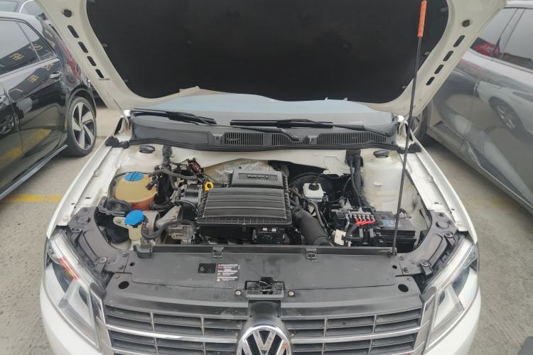 Used Volkswagen Lavida 2013 Revised Classic 1.6L Automatic Fashion Edition Engine Bay
