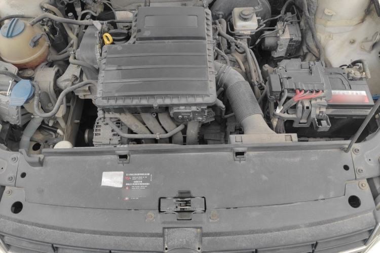 Used Volkswagen Lavida 2013 Revised Classic 1.6L Automatic Fashion Edition Engine Bay