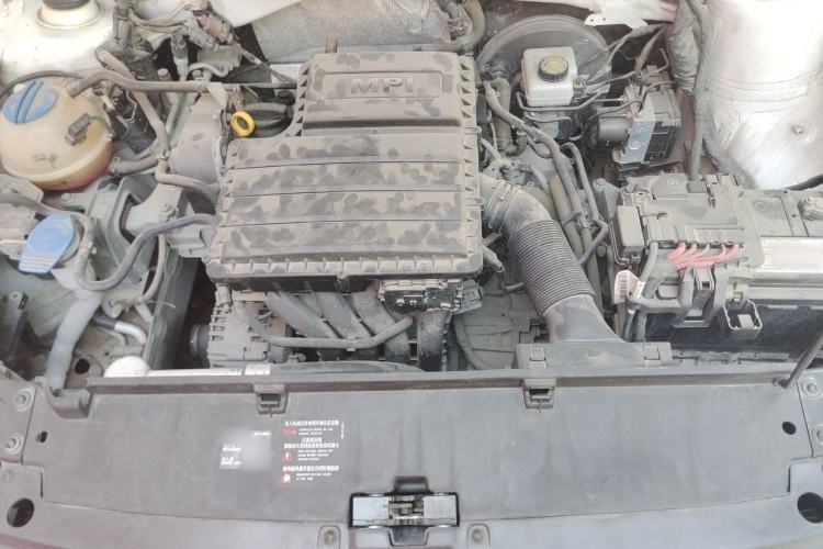 Used Volkswagen Lavida 2013 Revised Classic 1.6L Automatic Fashion Edition Engine Bay