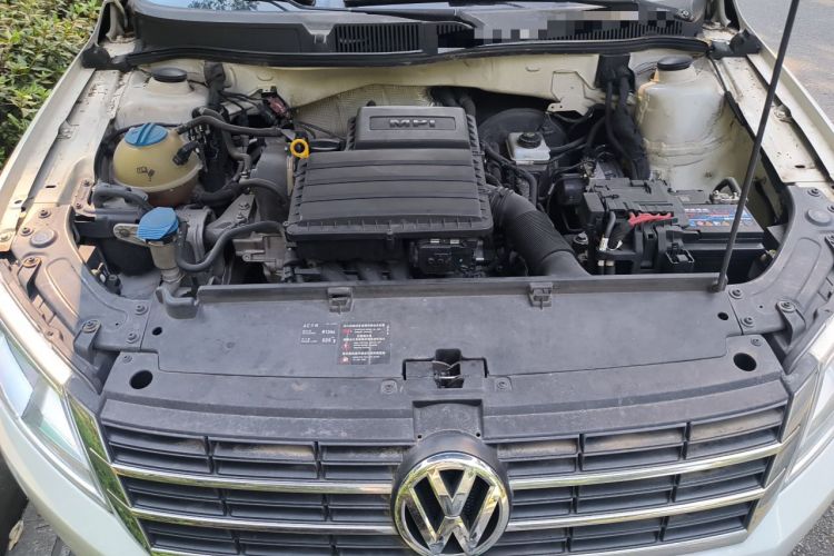 Used Volkswagen Lavida 2013 Revised Classic 1.6L Manual Fashion Edition Engine Bay