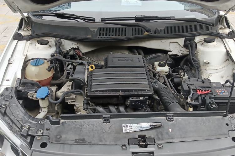 Used Volkswagen Lavida 2013 Revised Classic 1.6L Automatic Fashion Edition Engine Bay