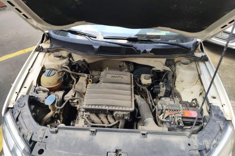 Used Volkswagen Lavida 2013 Revised Classic 1.6L Automatic Fashion Edition Engine Bay