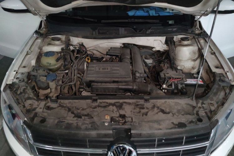 Used Volkswagen Lavida 2013 Revised Version 1.4 TSI Manual Comfort Edition Engine Bay