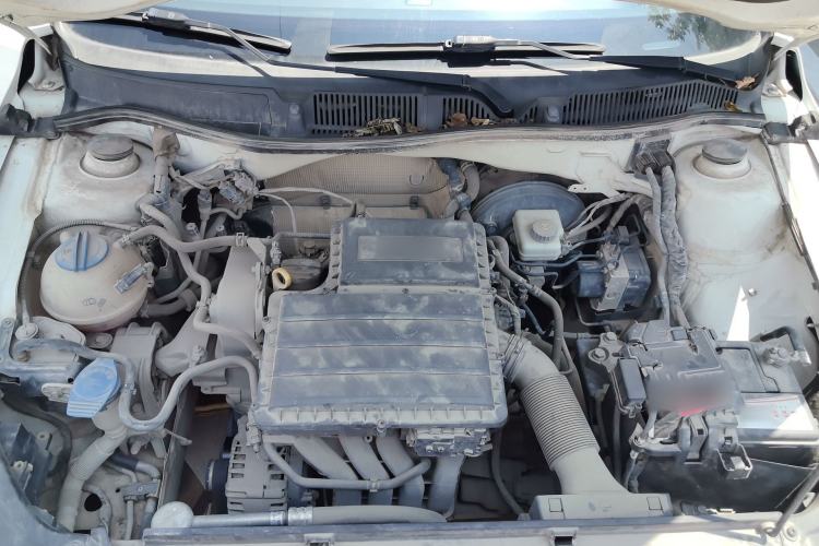 Used Volkswagen Lavida 2013 Revised Classic 1.6L Manual Fashion Edition Engine Bay