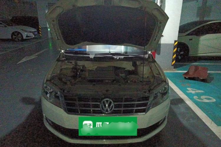 Used Volkswagen Lavida 2013 1.6L Automatic Comfort Edition Engine Bay