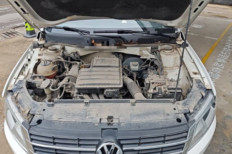 Used Volkswagen Lavida 2013 Revised Classic 1.6L Manual Fashion Edition Engine Bay