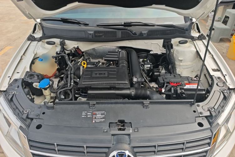 Used Volkswagen Lavida 2013 Revised Version 1.4 TSI DSG Comfort Edition Engine Bay