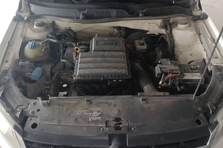 Used Volkswagen Lavida 2013 Revised Classic 1.6L Automatic Fashion Edition Engine Bay