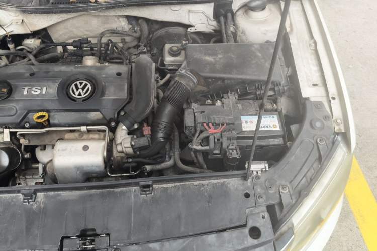 Used Volkswagen Lavida 2013 1.4 TSI Manual Luxury Edition Engine Bay Left