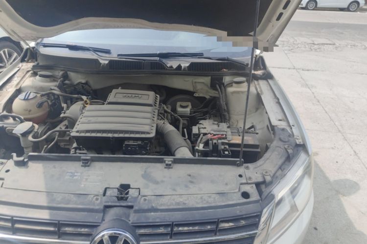 Used Volkswagen Lavida 2013 1.6L Manual Fashion Edition Engine Bay Left