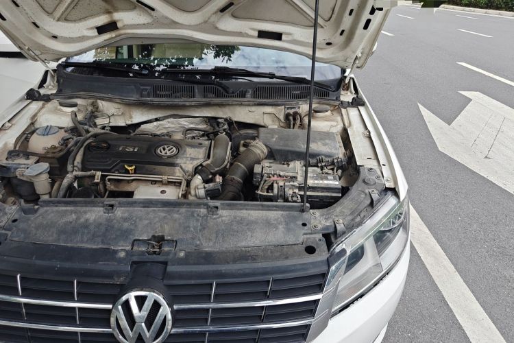 Used Volkswagen Lavida 2013 1.4TSI DSG Comfort Edition Engine Bay Left