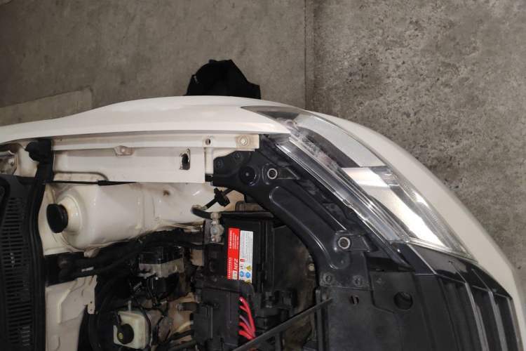 Used Volkswagen Lavida 2013 Restyled Classic 1.6L Automatic Comfort Edition Engine Bay Left