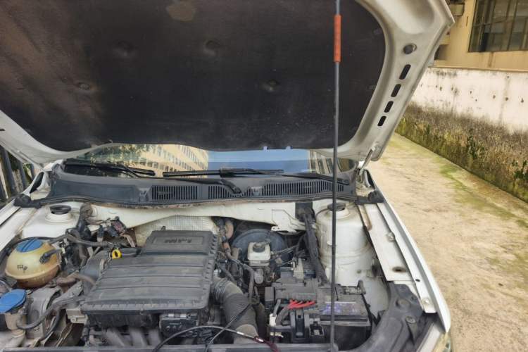 Used Volkswagen Lavida 2013 Restyled Classic 1.6L Manual Comfort Edition Engine Bay Left
