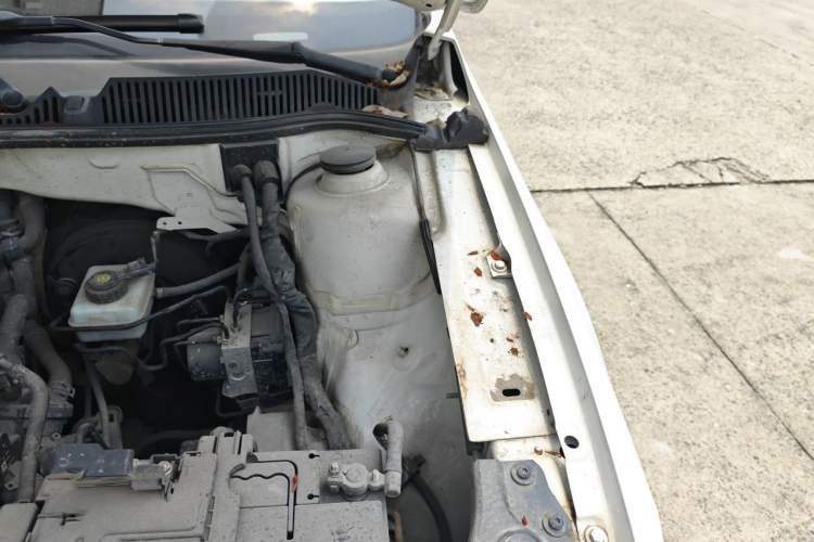 Used Volkswagen Lavida 2013 Restyled Classic 1.6L Manual Comfort Edition Engine Bay Left