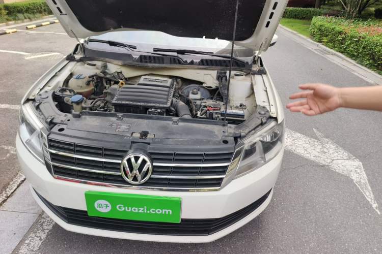 Used Volkswagen Lavida 2013 Revised Classic 1.6L Automatic Fashion Edition Engine Bay Left