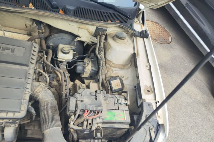 Used Volkswagen Lavida 2013 Restyled Classic 1.6L Automatic Comfort Edition Engine Bay Left