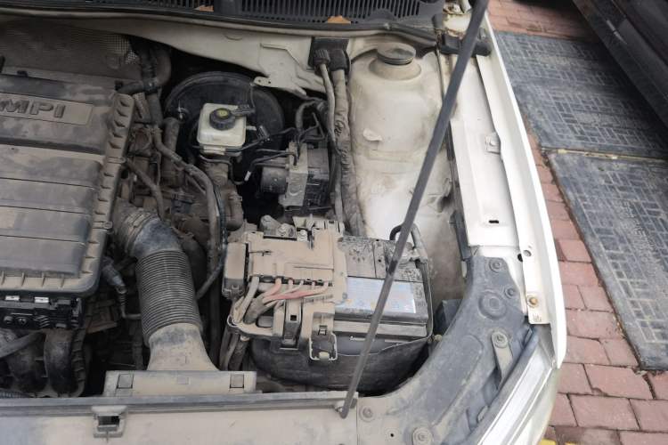 Used Volkswagen Lavida 2013 Restyled Classic 1.6L Automatic Comfort Edition Engine Bay Left