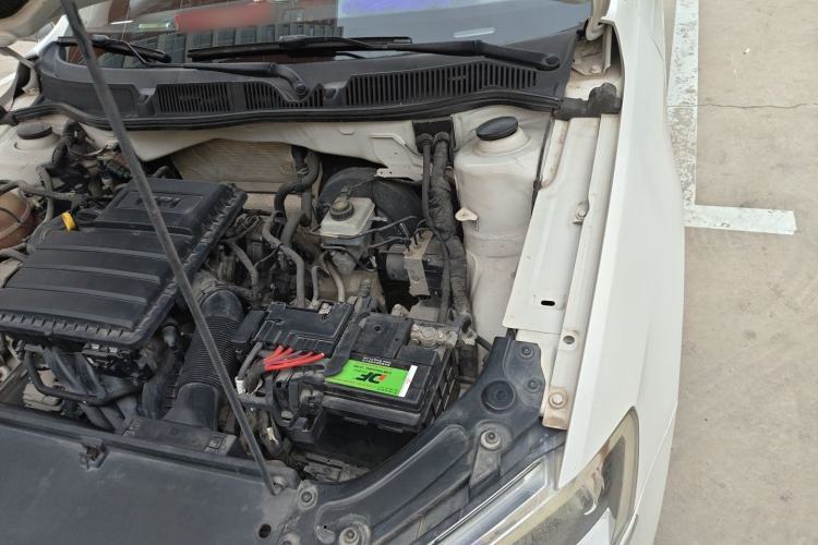 Used Volkswagen Lavida 2013 Revised Classic 1.6L Automatic Fashion Edition Engine Bay Left