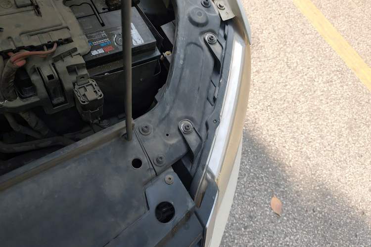 Used Volkswagen Lavida 2013 1.4TSI DSG Comfort Edition Engine Bay Left