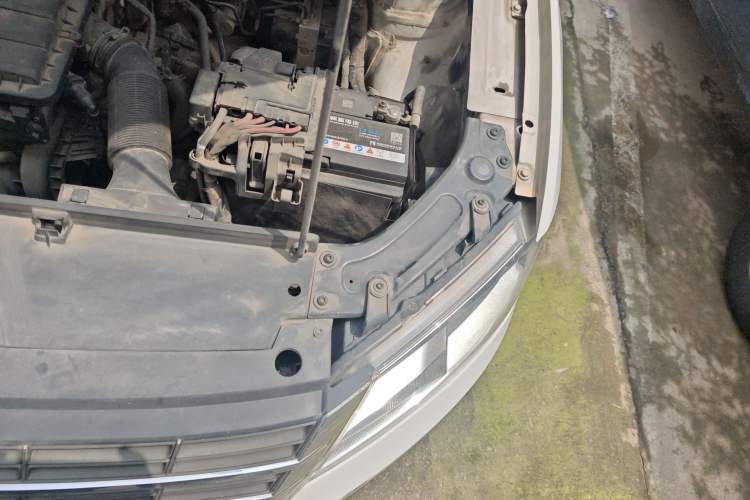 Used Volkswagen Lavida 2013 Restyled Classic 1.6L Automatic Comfort Edition Engine Bay Left