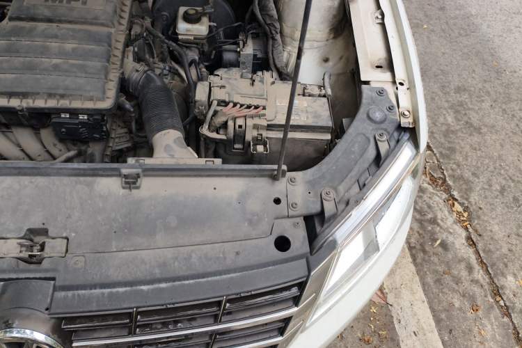 Used Volkswagen Lavida 2013 Restyled Classic 1.6L Automatic Comfort Edition Engine Bay Left