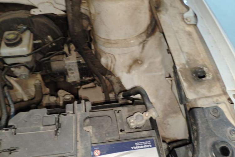 Used Volkswagen Lavida 2013 Restyled Classic 1.6L Automatic Comfort Edition Engine Bay Left