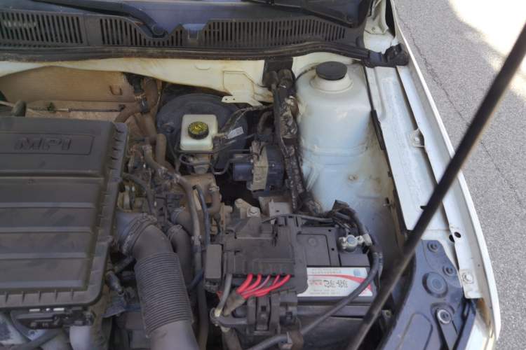 Used Volkswagen Lavida 2013 Revised Classic 1.6L Automatic Fashion Edition Engine Bay Left