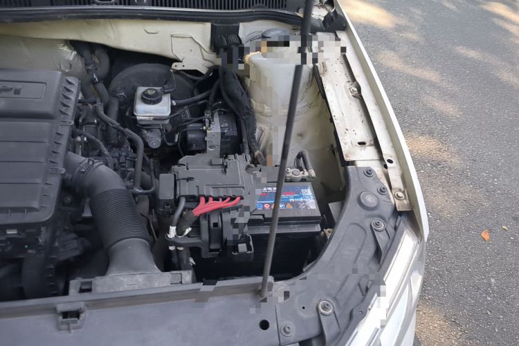 Used Volkswagen Lavida 2013 Revised Classic 1.6L Manual Fashion Edition Engine Bay Left