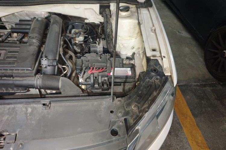 Used Volkswagen Lavida 2013 Revised Version 1.4 TSI DSG Comfort Edition Engine Bay Left