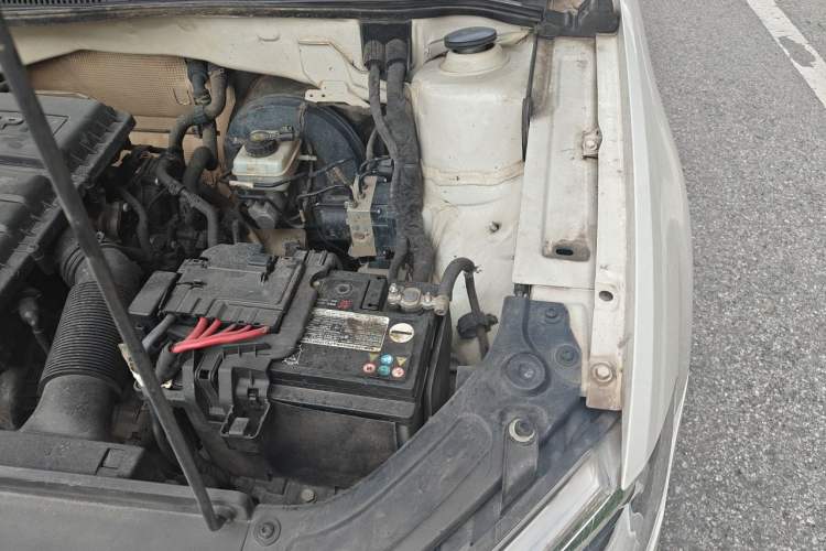 Used Volkswagen Lavida 2013 Restyled Classic 1.6L Automatic Comfort Edition Engine Bay Left
