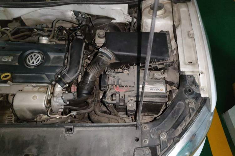 Used Volkswagen Lavida 2013 1.4TSI DSG Comfort Edition Engine Bay Left