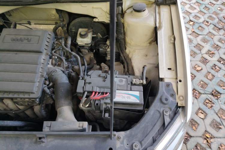 Used Volkswagen Lavida 2013 Revised Classic 1.6L Automatic Fashion Edition Engine Bay Left