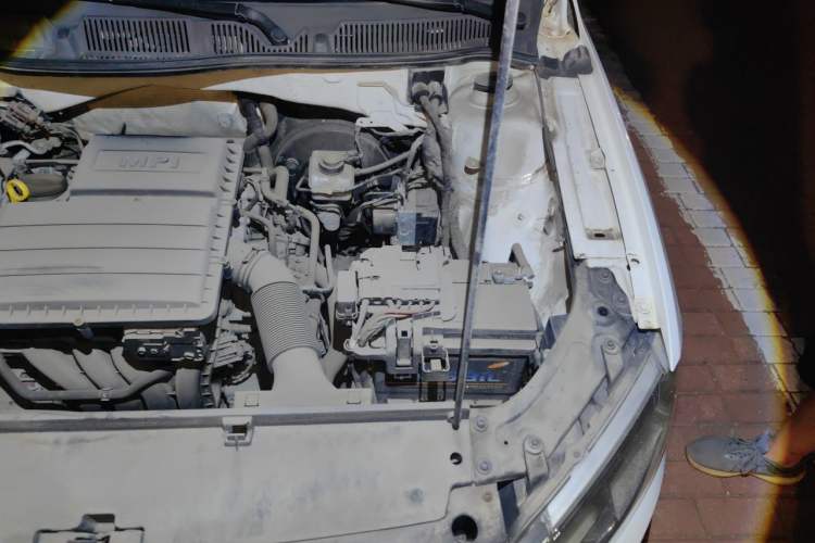 Used Volkswagen Lavida 2013 Revised Classic 1.6L Manual Fashion Edition Engine Bay Left