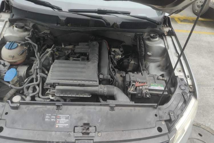 Used Volkswagen Lavida 2013 1.4TSI DSG Comfort Edition Engine Bay Left